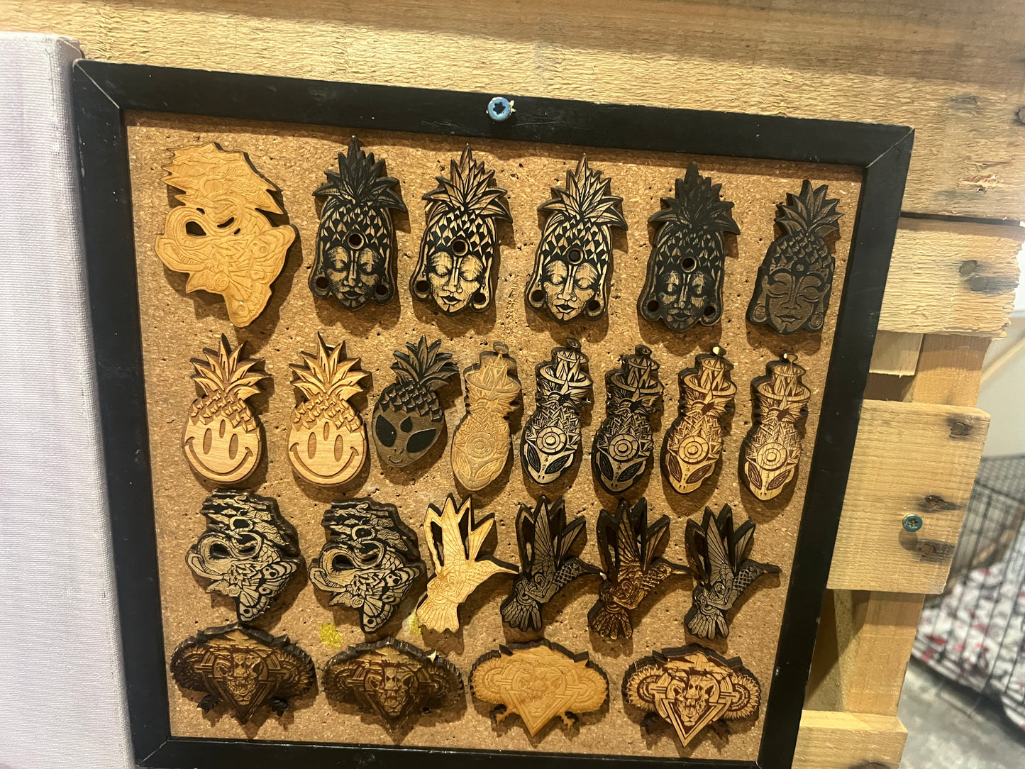 *Wood pins by Raw.Sol (Accessory (pins, patches, etc))